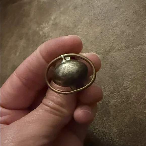 Vintage Two-Tone Oval Ring in Gold and Silver - Picture 6 of 6